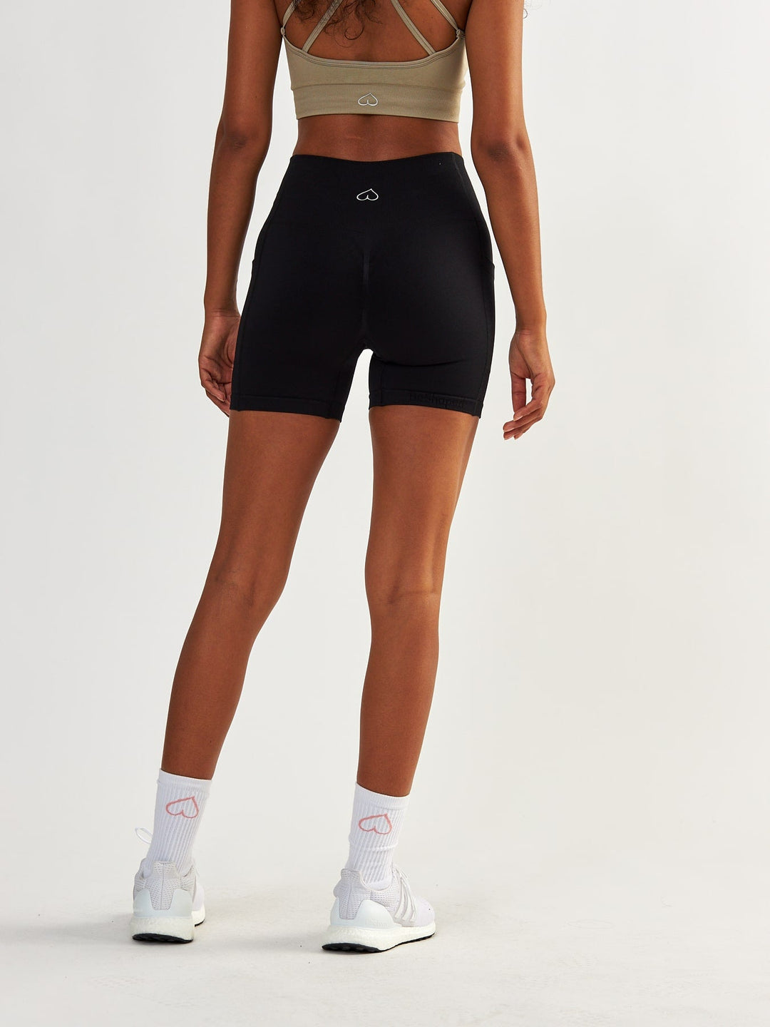 Schwarze Shorts mit Taschen - Lift Me Up