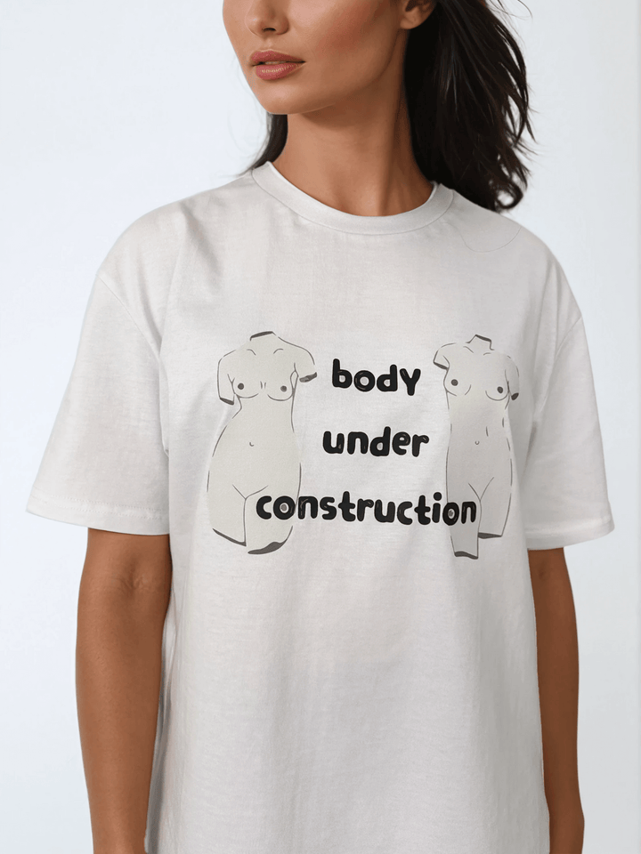 Biały T-shirt Damski - Body Under Construction