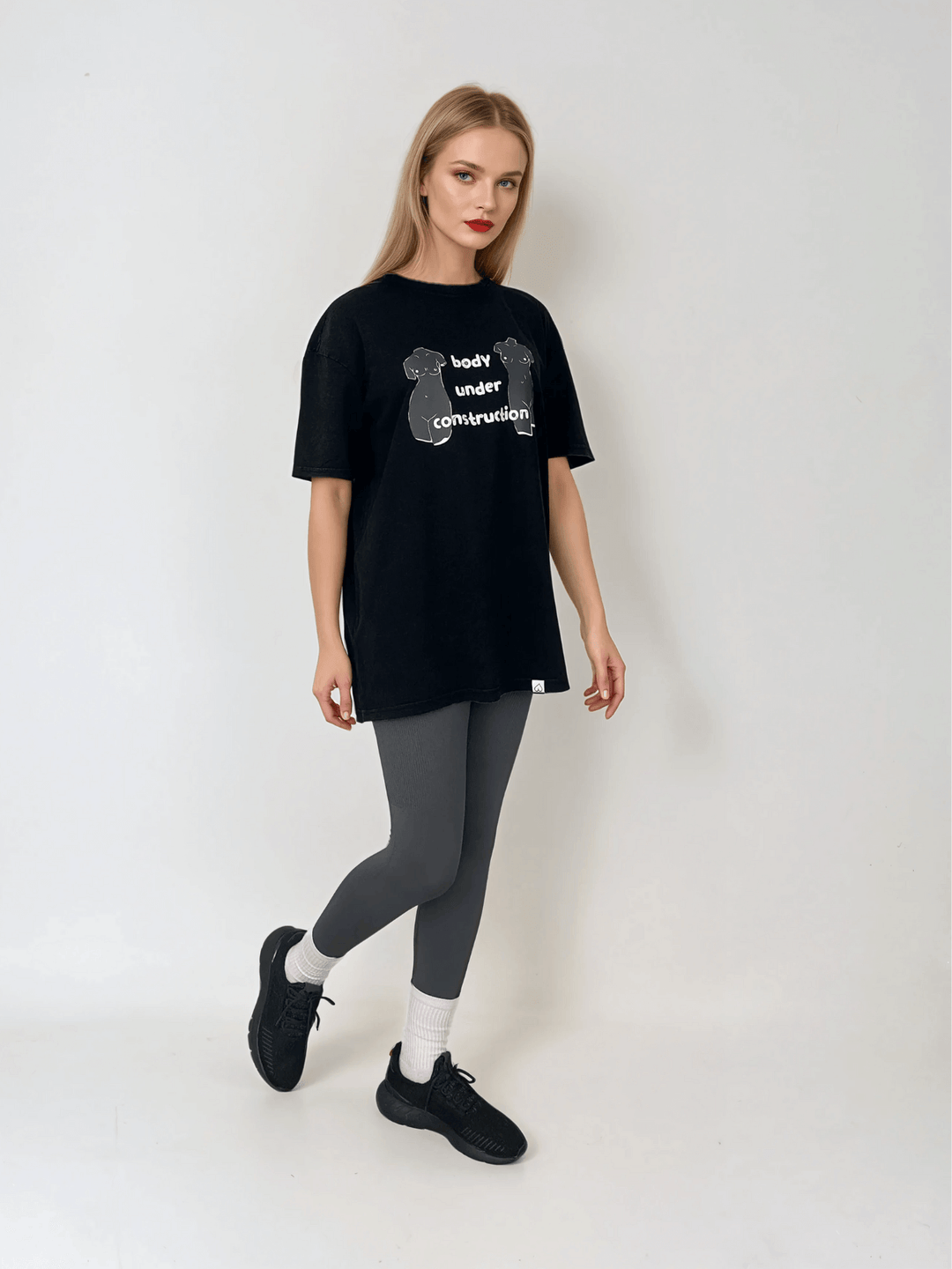 Czarny T-shirt Damski Retro - Body Under Construction